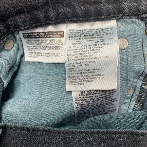 Levi’s Black Cut Off Shorts - Picture 9 of 9